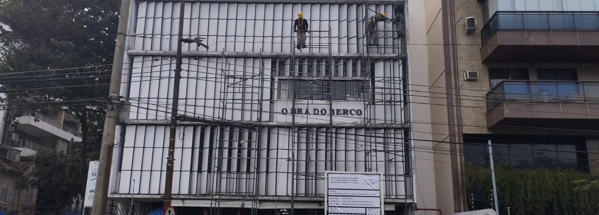 -minibannerfachadaobra