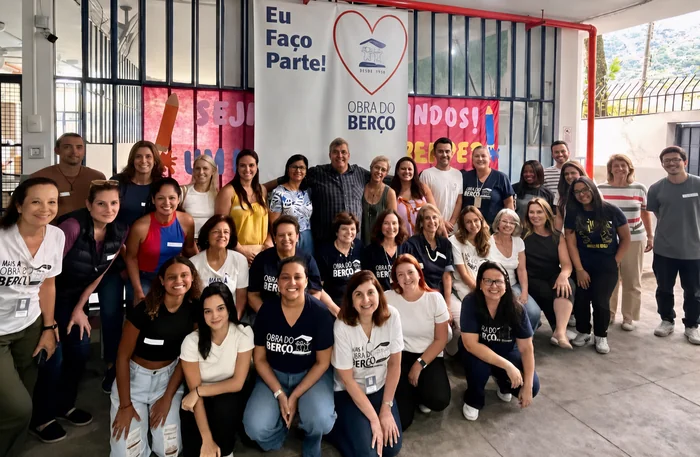 Equipe dedicada ao cuidado infantil